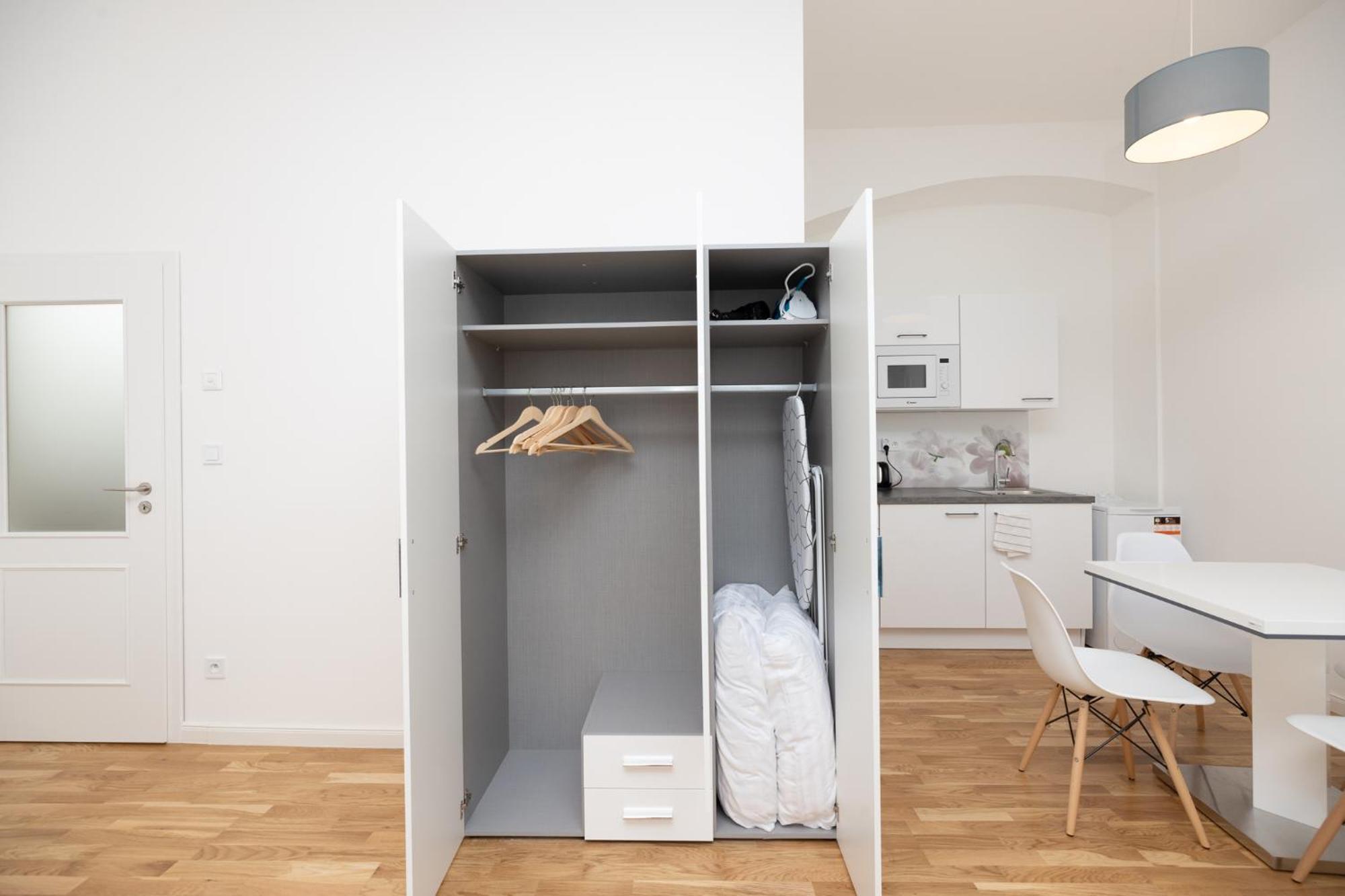 Apartment Petrska Прага Екстер'єр фото